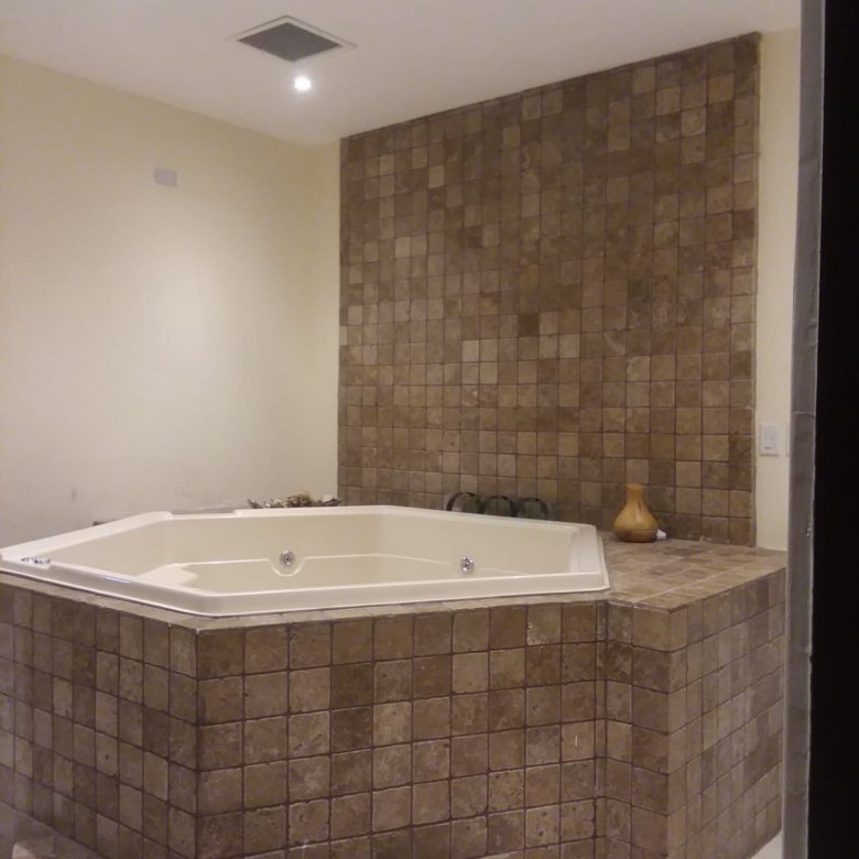 Usted Puede Vivir Frente Al Mar con Su Familia, y entrar listo con muebles de alta calidad: Punta Pacifica, Pacific Village