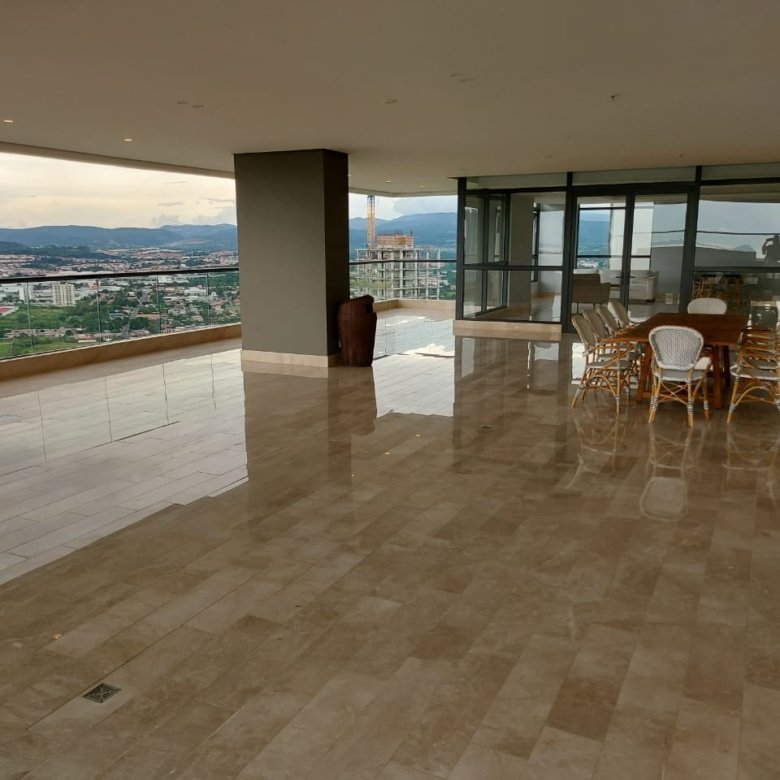 Santa María: Apto de 381 m², 3 Recámaras + Den, Acabados de Lujo, Línea Blanca