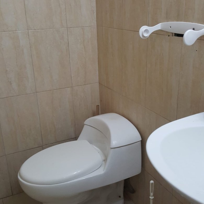 Bella Vista – Local Comercial de Esquina, Planta Baja, Dividido en 2 locales: Cerca DGI, Hospitales, torres residenciales