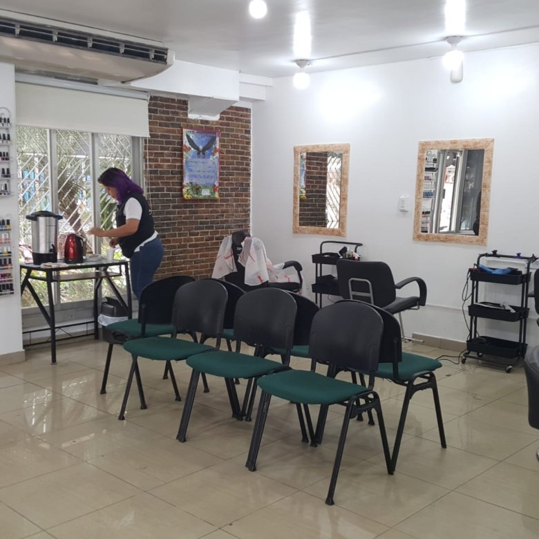 Bella Vista – Local Comercial de Esquina, Planta Baja, Dividido en 2 locales: Cerca DGI, Hospitales, torres residenciales