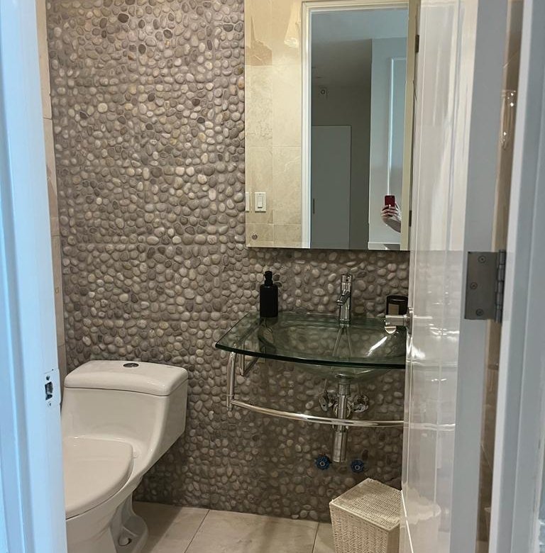 Usted Puede Vivir Frente Al Mar con Su Familia, y entrar listo con muebles de alta calidad: Punta Pacifica, Pacific Village