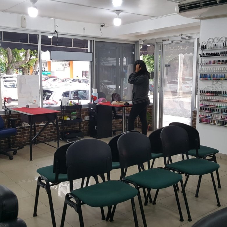 Bella Vista – Local Comercial de Esquina, Planta Baja, Dividido en 2 locales: Cerca DGI, Hospitales, torres residenciales
