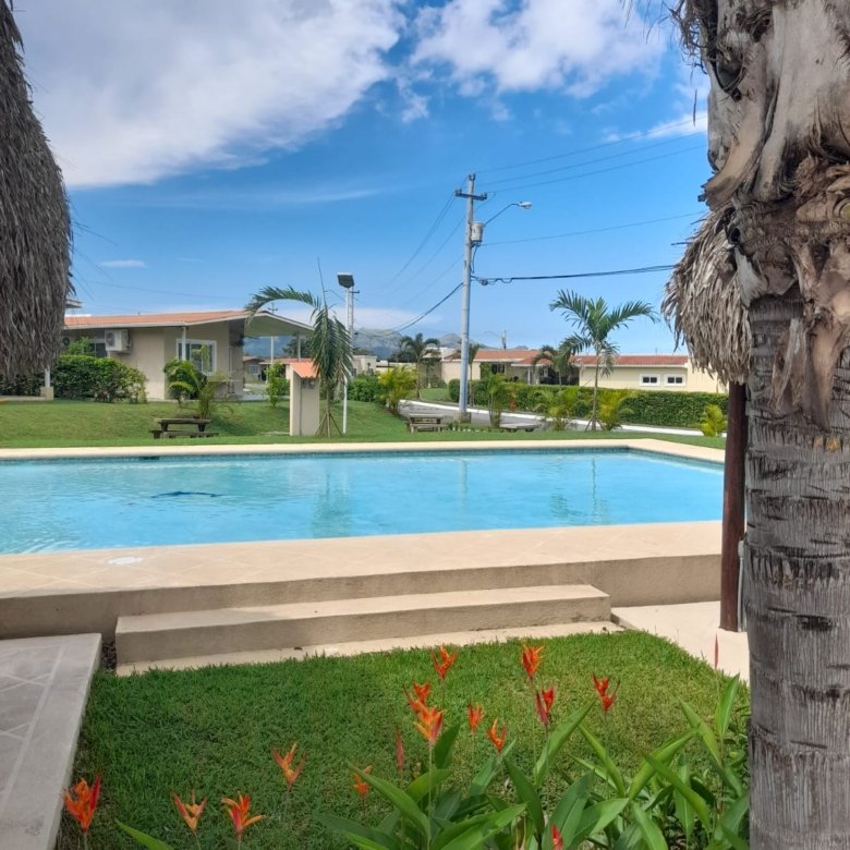 Playa Coronado – Casa en Residencial con Garita: Paraiso Village, 3 Recámaras