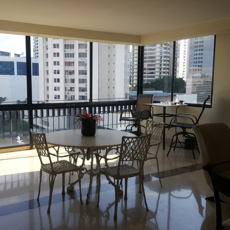 Obarrio – Area Bancaria: Apartamento de 263 m², 3 Habitaciones + Cuarto de Servicio