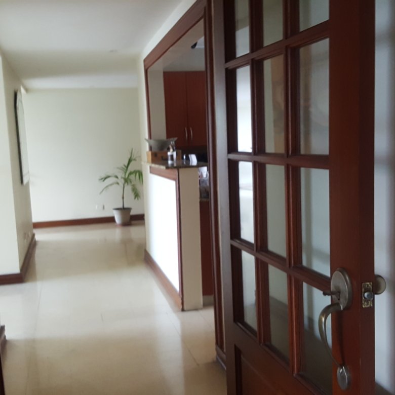 Obarrio – Area Bancaria: Apartamento de 263 m², 3 Habitaciones + Cuarto de Servicio