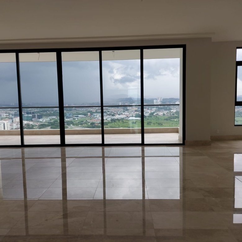 Santa María: Apto de 381 m², 3 Recámaras + Den, Acabados de Lujo, Línea Blanca