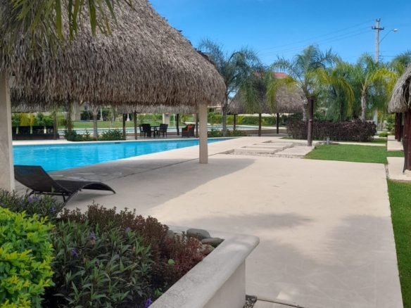 Playa Coronado – Casa en Residencial con Garita: Paraiso Village, 3 Recámaras