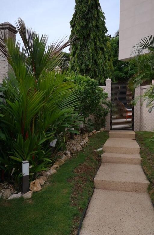 Altos de Panama: Casa de 5 recámaras con piscina, ambiente de luces