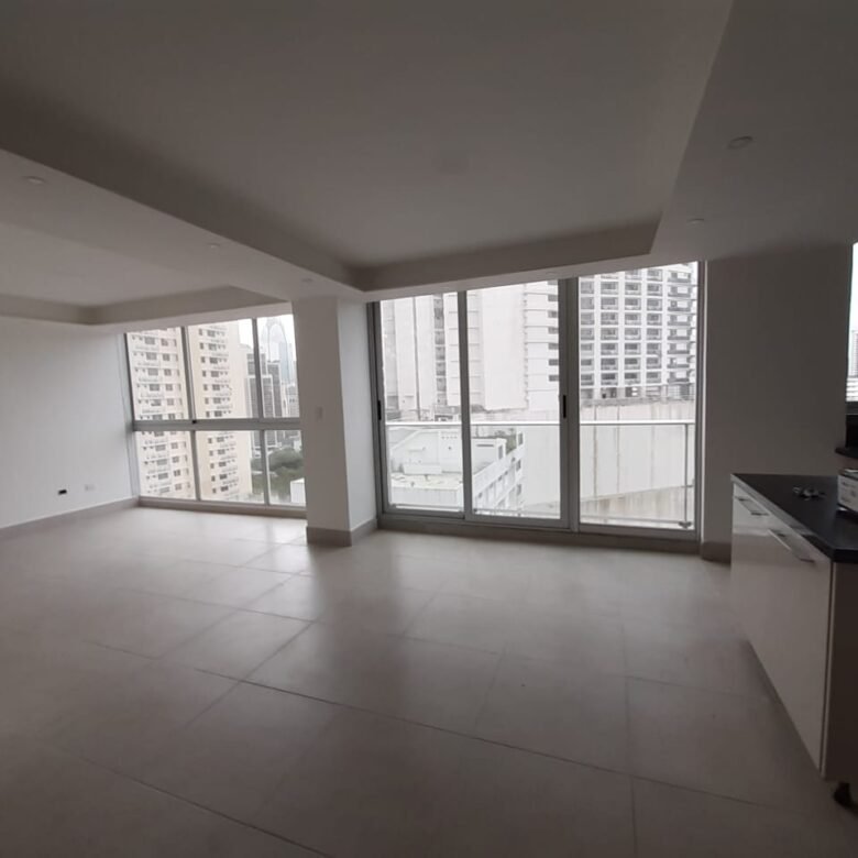Obarrio, Parkcity: Apartamento de 110m2, Torre pequeña de Lujo, 2 Recámaras + Cuarto de Empleada