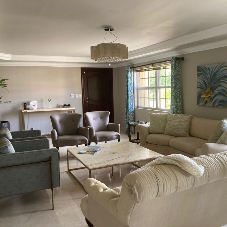 Clayton, Cerca Ciudad del Saber: Edificio – Casa Grande de 12 Habitaciones