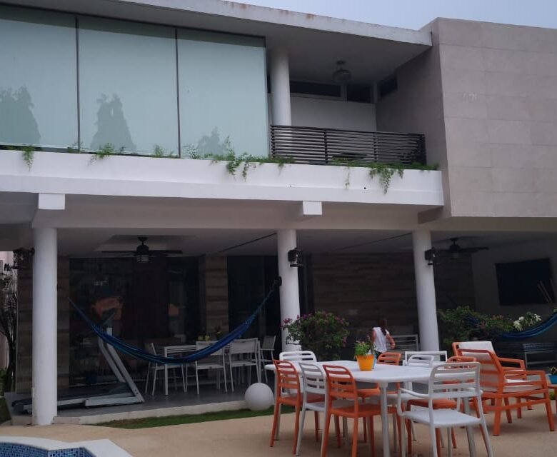 Altos de Panama: Casa de 5 recámaras con piscina, ambiente de luces