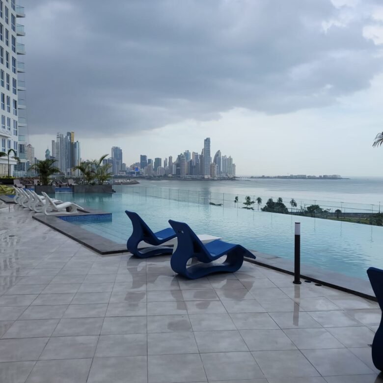 Ave Balboa – Torre Frente Al Mar: The Sands, Torre con Apartamentos + Mall