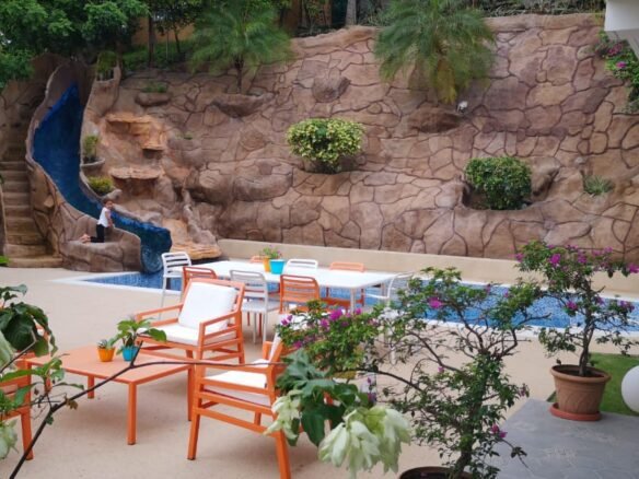 Altos de Panama: Casa de 5 recámaras con piscina, ambiente de luces