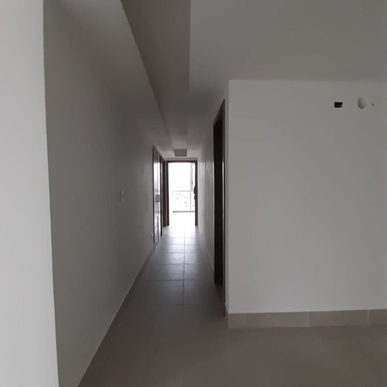Obarrio, Parkcity: Apartamento de 110m2, Torre pequeña de Lujo, 2 Recámaras + Cuarto de Empleada