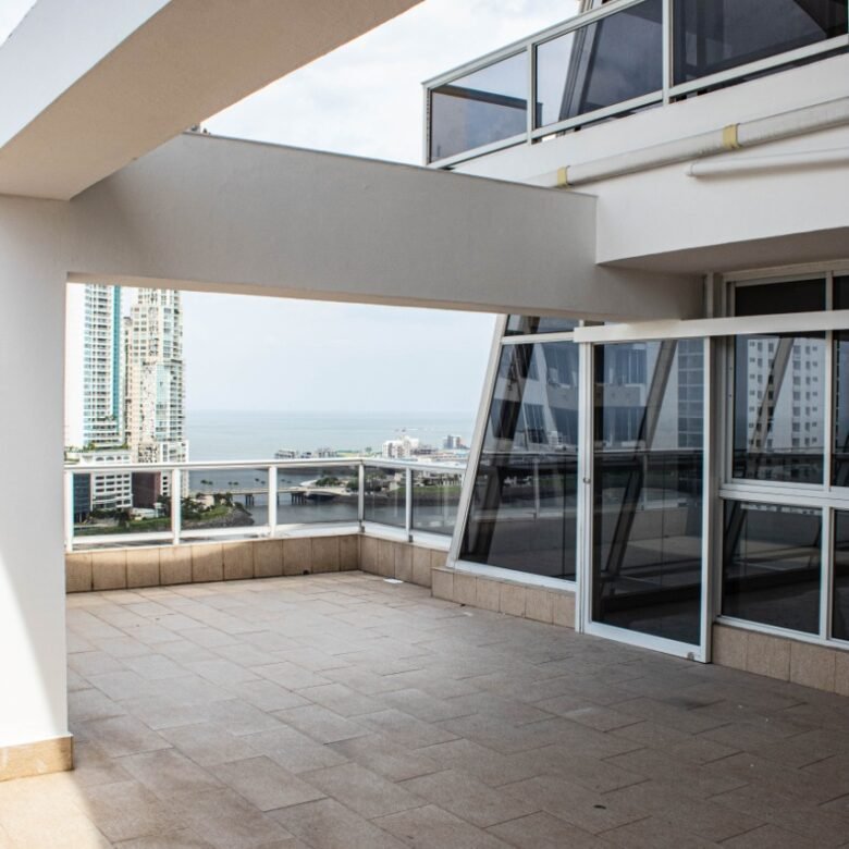 Paitilla – Comunidad Hebrea, Judía: Pent-house con Vista Al Mar, con Amplia Terraza
