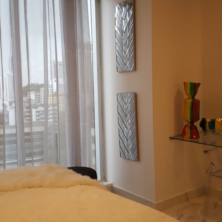 Obarrio, Area Bancaria: Apartamento con Co – Working, Cerca Estación del Metro