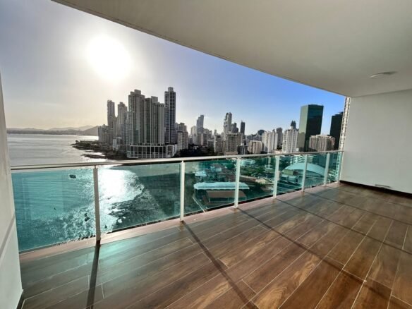 Aquamare, Punta Pacifica Frente Mar: Apartamento de 3 Habitaciones + Sala Familiar