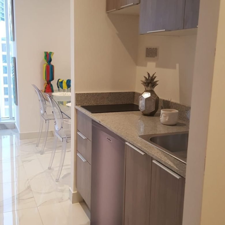 Obarrio, Area Bancaria: Apartamento con Co – Working, Cerca Estación del Metro