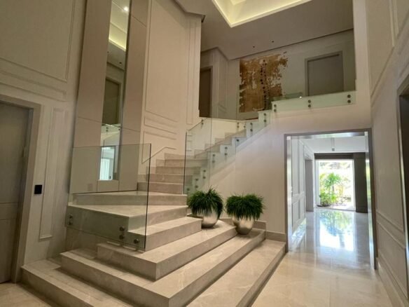 Casa de Lujo, con Todo Nuevo, Costa del Este: 1000 m² de Terreno, Amoblada Total