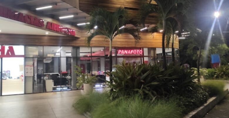 Santa Maria, Planta Baja- Local Comercial en Plaza Comercial: 76m², 600 Parking