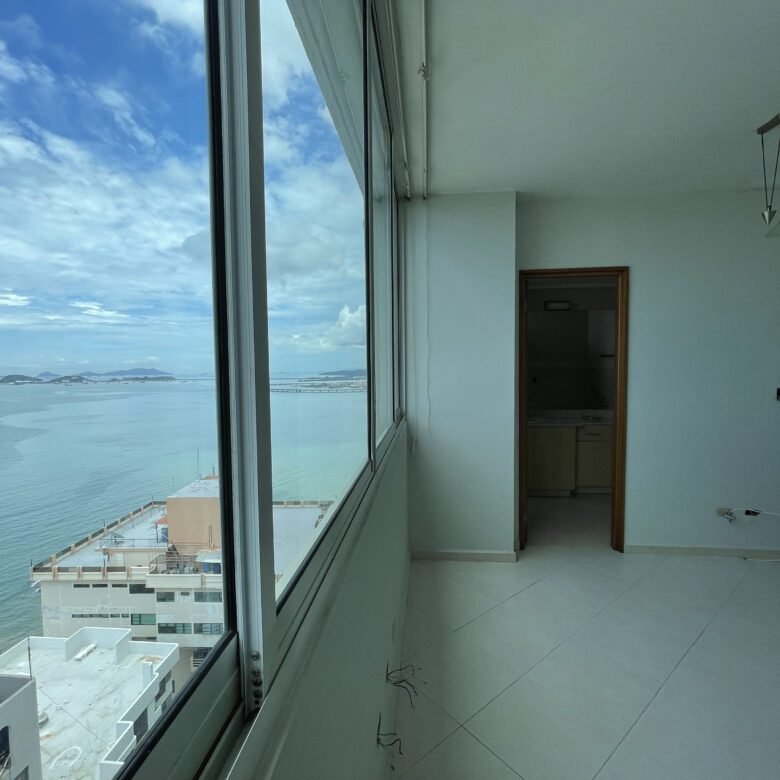 Paitilla, Peninsula – Vista Al Mar: Comunidad Hebrea/Judía, Espacioso de 350 m², 4 Habitaciones, Den