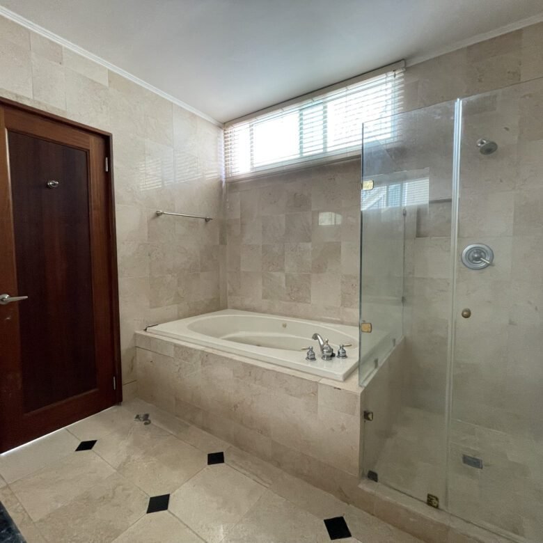 Paitilla, Peninsula – Vista Al Mar: Comunidad Hebrea/Judía, Espacioso de 350 m², 4 Habitaciones, Den