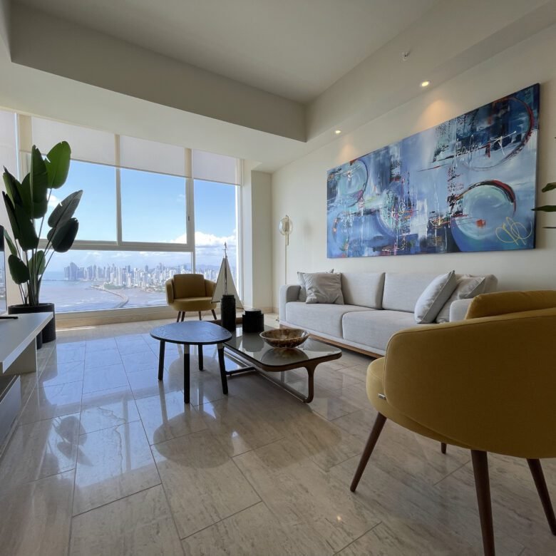 Costa del Este: Sector Alto Nivel, con Casa Club, Amoblado, de 95 m² con 2 Recámaras y 2 Baños