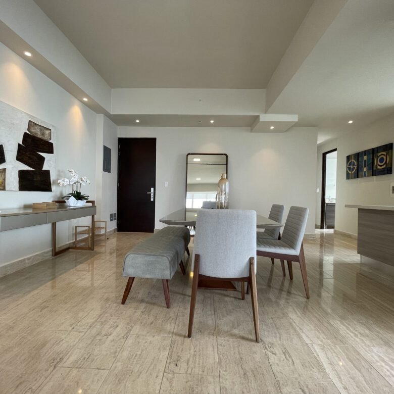 Costa del Este: Sector Alto Nivel, con Casa Club, Amoblado, de 95 m² con 2 Recámaras y 2 Baños