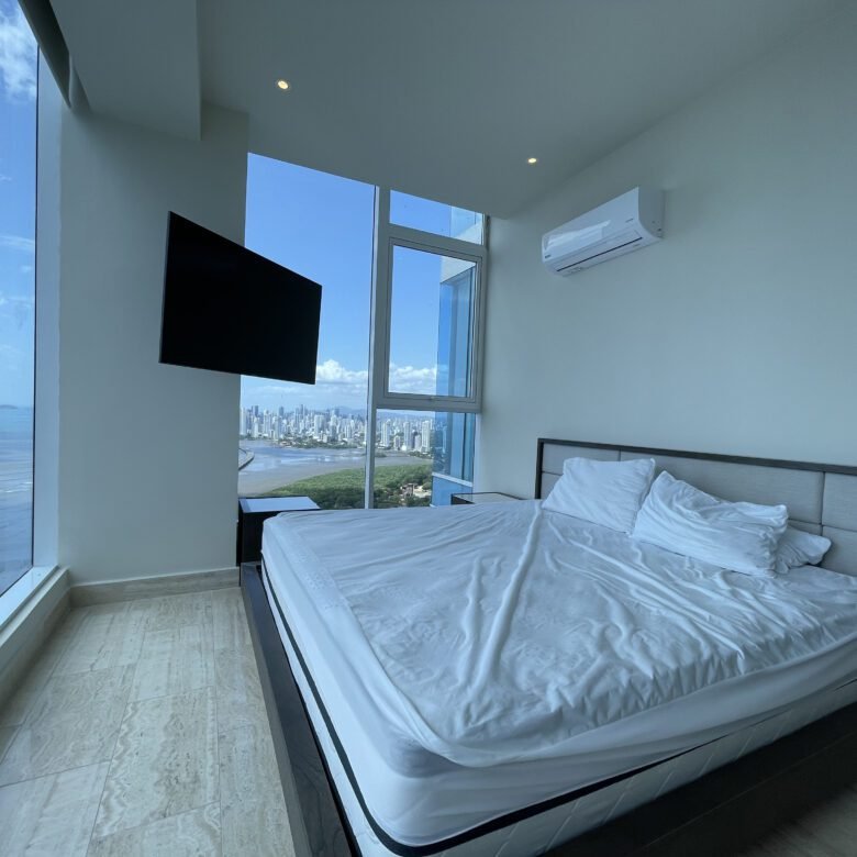 Costa del Este: Sector Alto Nivel, con Casa Club, Amoblado, de 95 m² con 2 Recámaras y 2 Baños