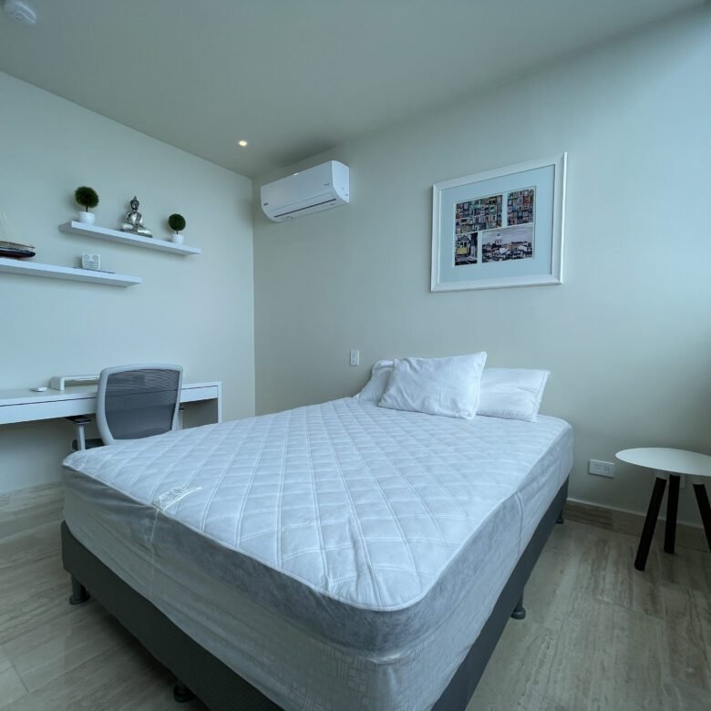 Costa del Este: Sector Alto Nivel, con Casa Club, Amoblado, de 95 m² con 2 Recámaras y 2 Baños