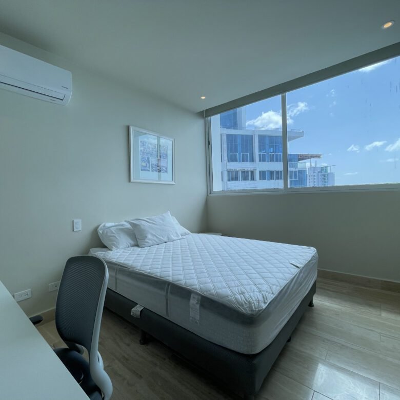 Costa del Este: Sector Alto Nivel, con Casa Club, Amoblado, de 95 m² con 2 Recámaras y 2 Baños