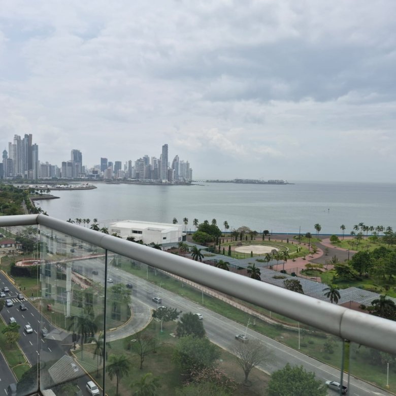 Ave Balboa – Torre Frente Al Mar: The Sands, Torre con Apartamentos + Mall