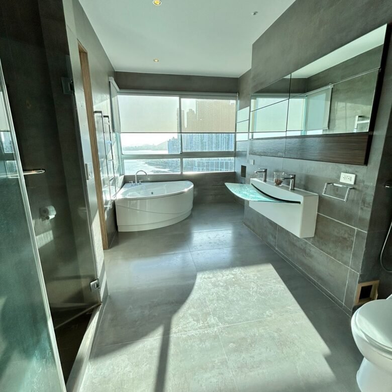 Aquamare, Punta Pacifica Frente Mar: Apartamento de 3 Habitaciones + Sala Familiar