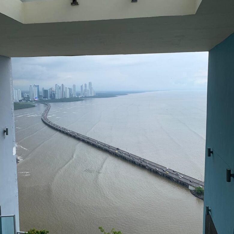 Ocean Sky – Coco del Mar: Pent House Amoblado, 500 m², 3 Recámaras + Estudio