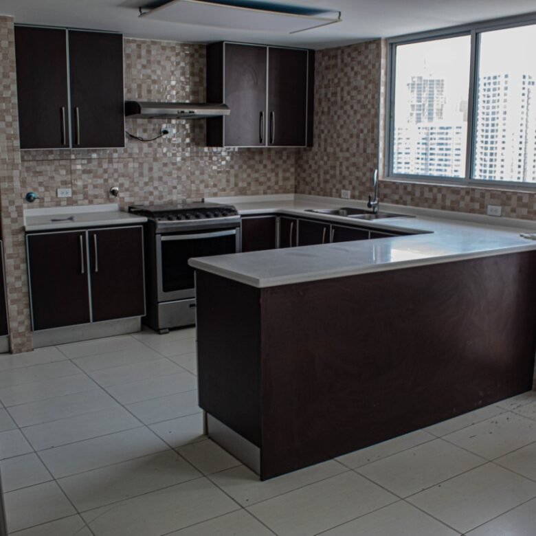 Paitilla – Comunidad Hebrea, Judía: Pent-house con Vista Al Mar, con Amplia Terraza