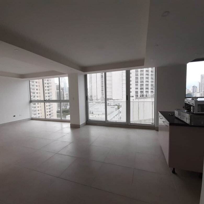 Obarrio, Parkcity: Apartamento de 110m2, Torre pequeña de Lujo, 2 Recámaras + Cuarto de Empleada