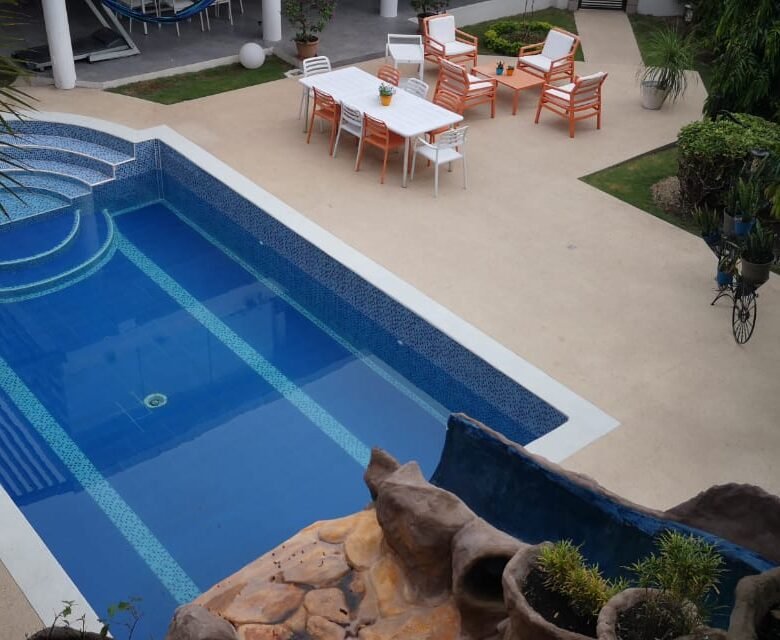 Altos de Panama: Casa de 5 recámaras con piscina, ambiente de luces