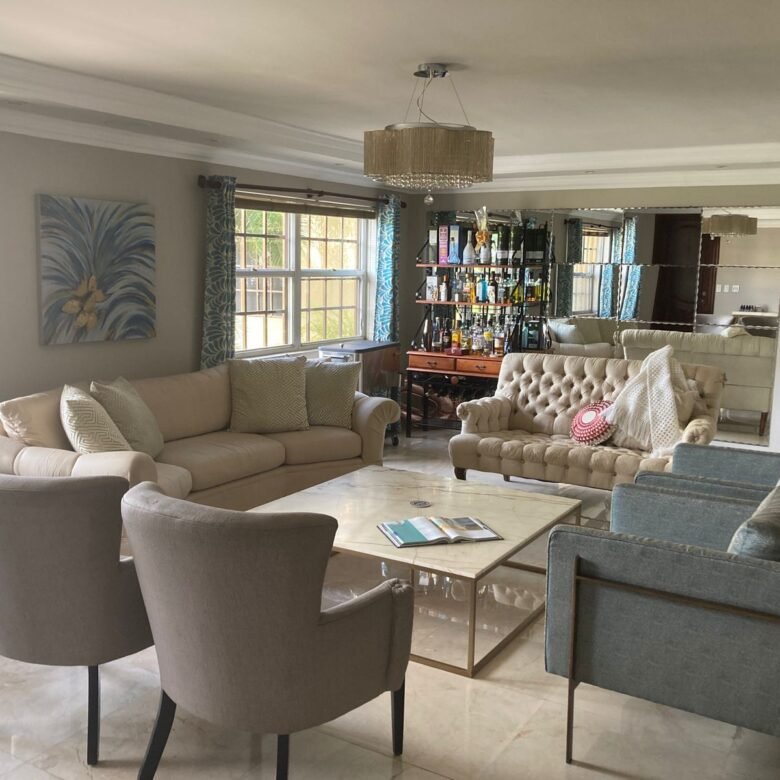 Clayton, Cerca Ciudad del Saber: Edificio – Casa Grande de 12 Habitaciones
