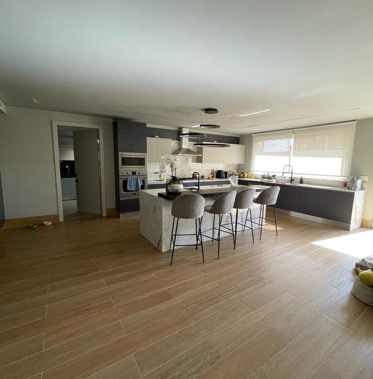 Casa de Lujo, con Todo Nuevo, Costa del Este: 1000 m² de Terreno, Amoblada Total