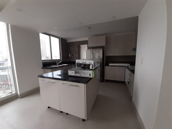 Obarrio, Parkcity: Apartamento de 110m2, Torre pequeña de Lujo, 2 Recámaras + Cuarto de Empleada