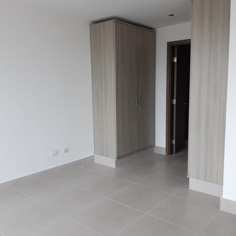 Obarrio, Parkcity: Apartamento de 110m2, Torre pequeña de Lujo, 2 Recámaras + Cuarto de Empleada
