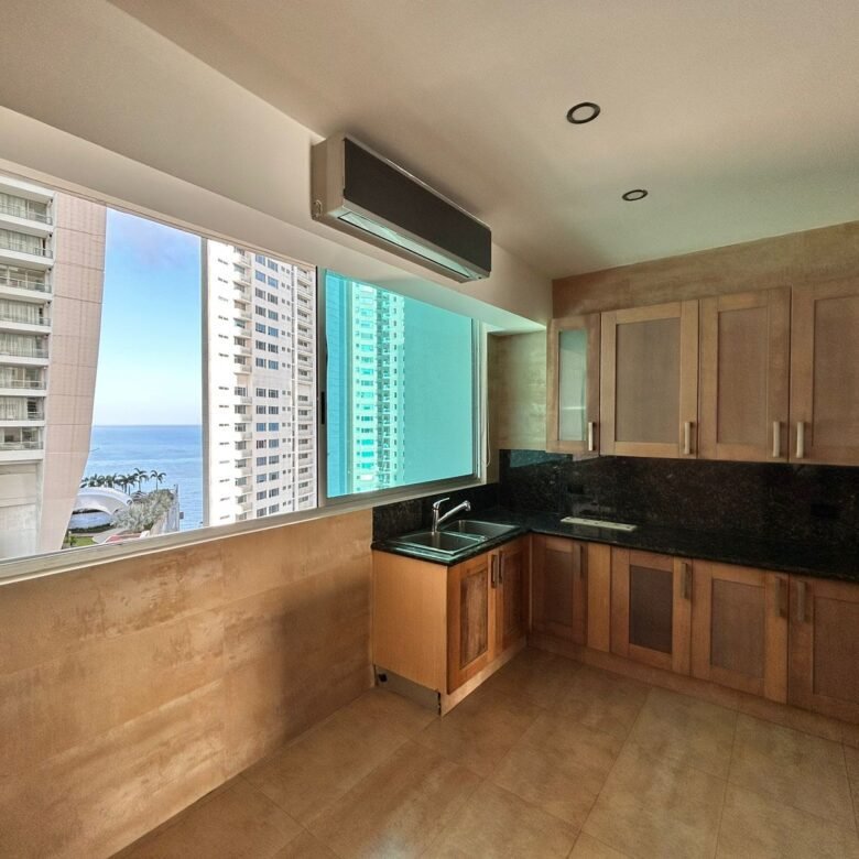 Aquamare, Punta Pacifica Frente Mar: Apartamento de 3 Habitaciones + Sala Familiar