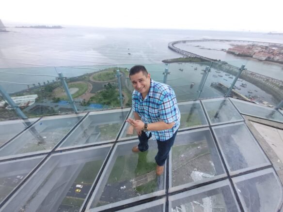 Ave Balboa – Torre Frente Al Mar: The Sands, Torre con Apartamentos + Mall