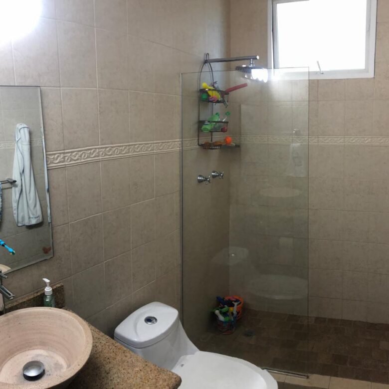 Obarrio: Sunrise, Cerca del Santuario, 145 m², 3 Habitaciones + Cuarto y Baño de Servicio