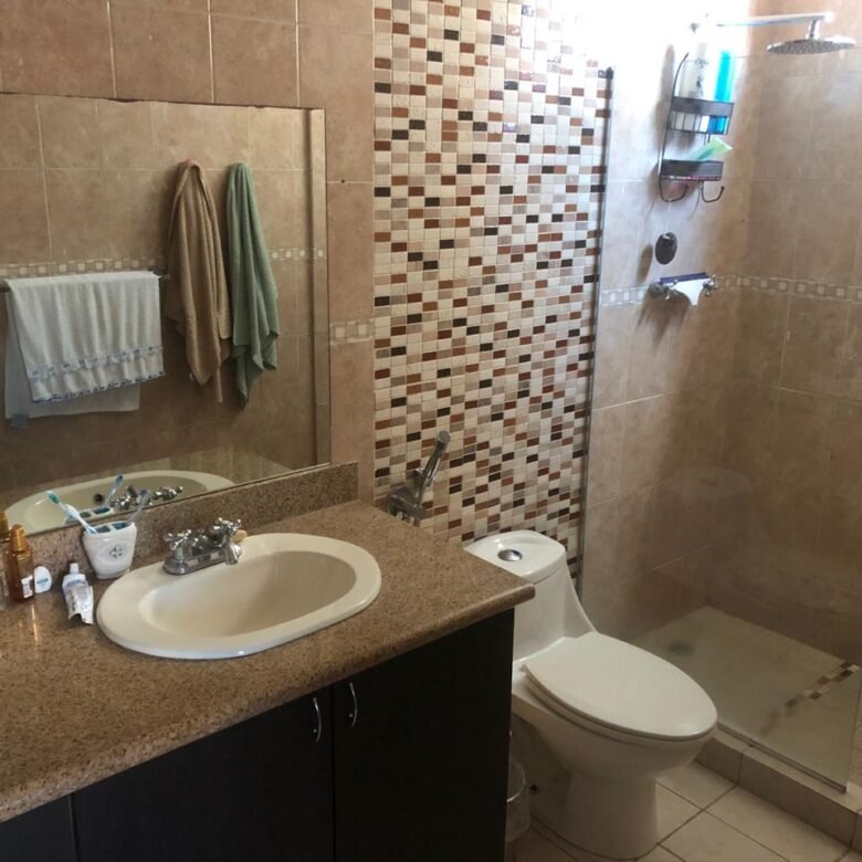 Obarrio: Sunrise, Cerca del Santuario, 145 m², 3 Habitaciones + Cuarto y Baño de Servicio