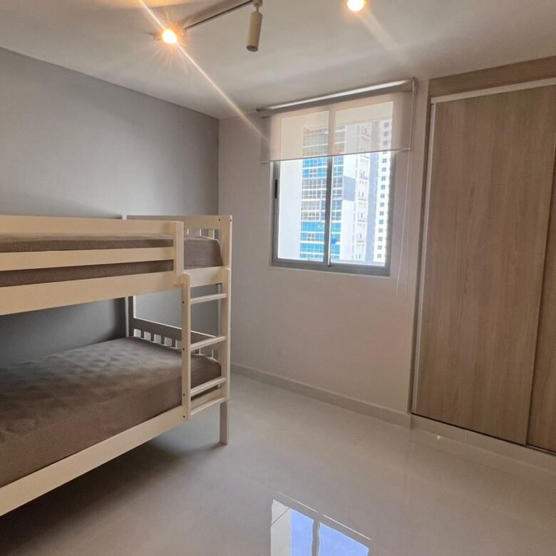El Cangrejo: Nuevo, Amoblado – Velure, Apto de 129 m², 3 Habitaciones + Cbe