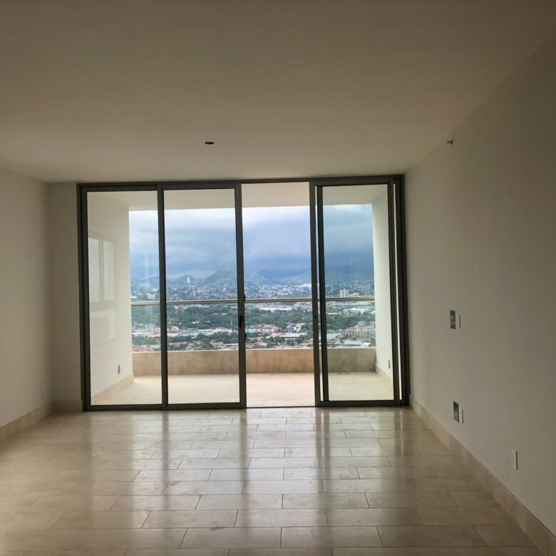 Santa Maria – Comunidad de Golf en Ciudad: Torre Greenview, 215 m², 3 Recámaras, Seguro y Pacífico
