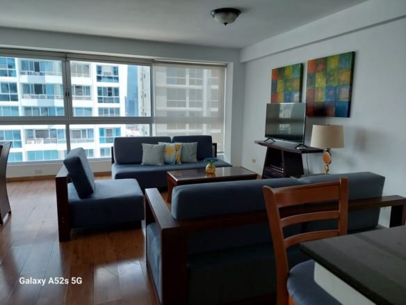 Ave Balboa, Bayfront: Amoblado, 1 Habitación, 1.5 Baño, Terraza, posibilidad de convertir a 2 recámaras