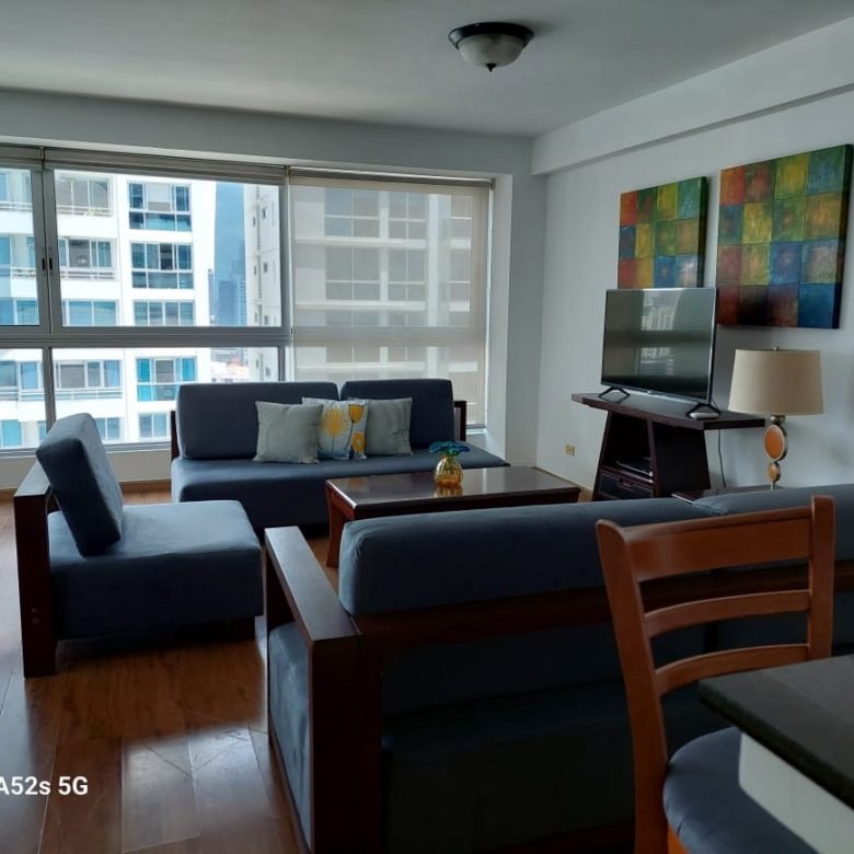 Ave Balboa, Bayfront: Amoblado, 1 Habitación, 1.5 Baño, Terraza, posibilidad de convertir a 2 recámaras