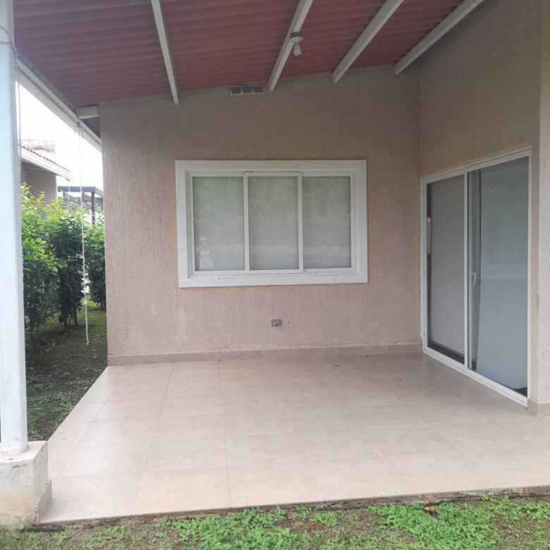 Relajación Para Usted – Viva en La Playa – Coronado: Amplia Casa con Seguridad